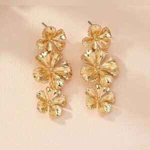 Gold flower drop earrings #183